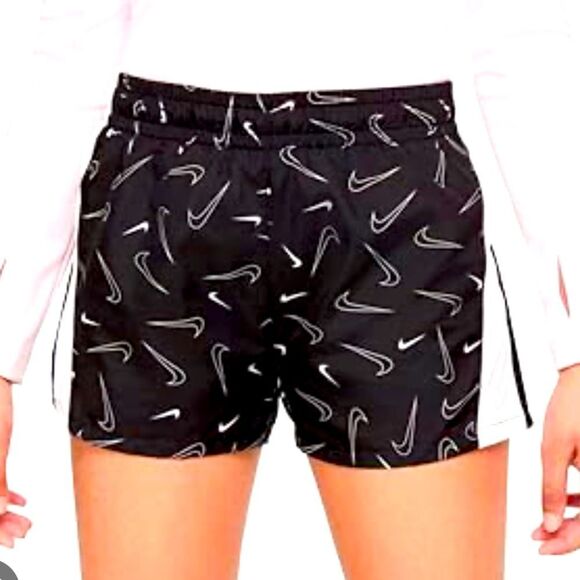 Nike Black Athletic Shorts Dynamic Swoosh Design - Picture 1 of 5